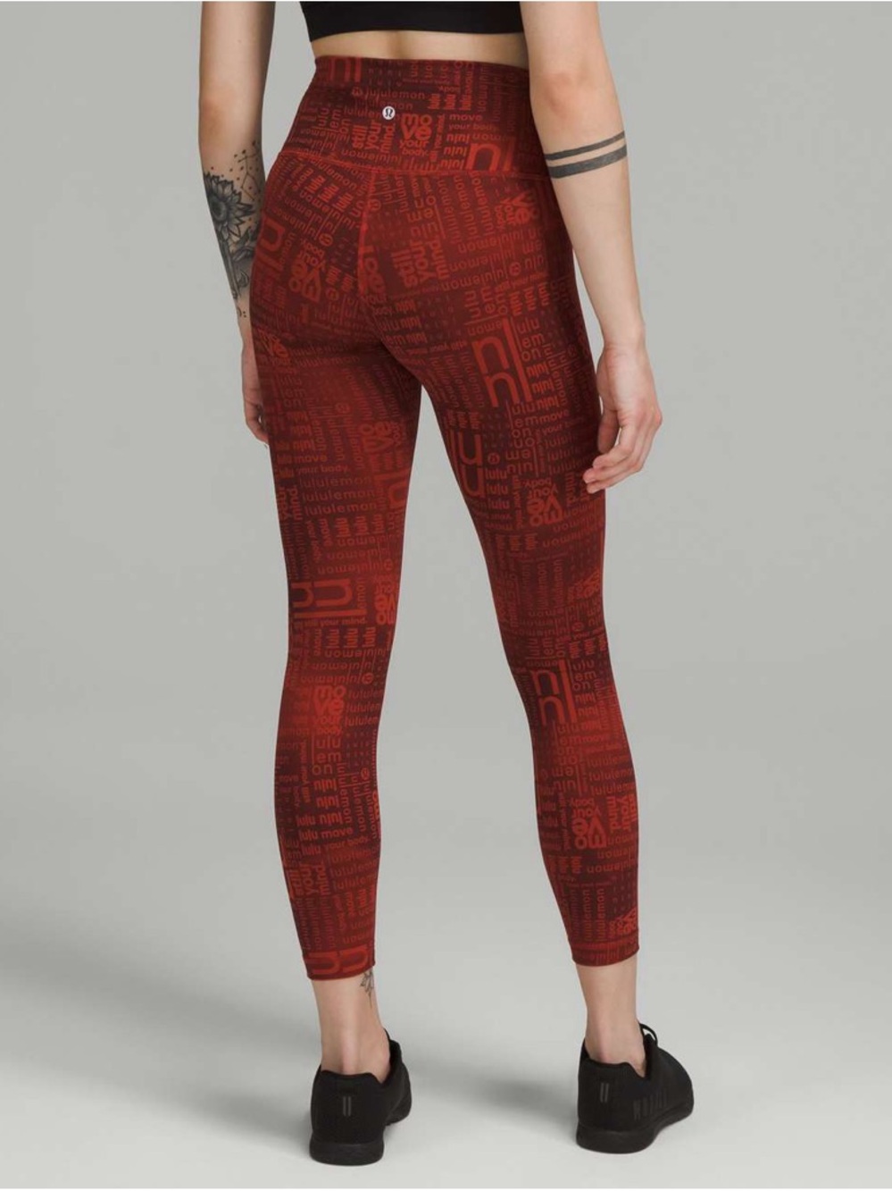 Lululemon Wunder Train High-Rise Tight 25"
Lululemon Ombre Red Multi
Size 8 - Picture 2 of 7